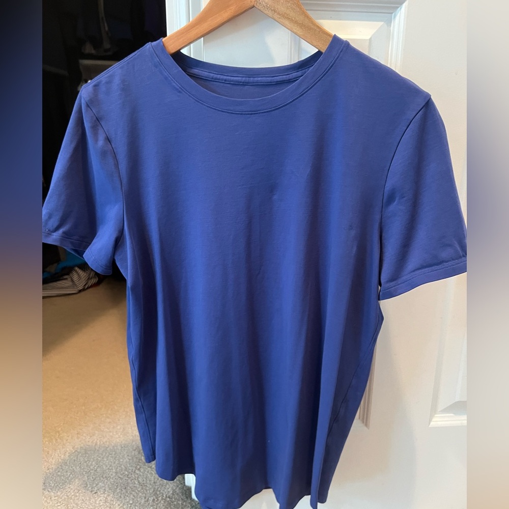 Lululemon short sleeve tee. psychic blue size 12 excellent used condition